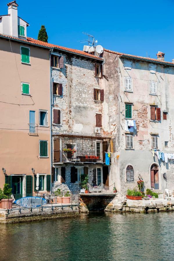 Studio First Row To The Sea Rovinj Exterior photo